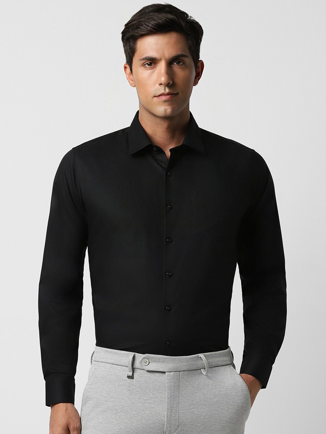 

Van Heusen Spread Collar Slim Fit Formal Pure Cotton Shirt, Black