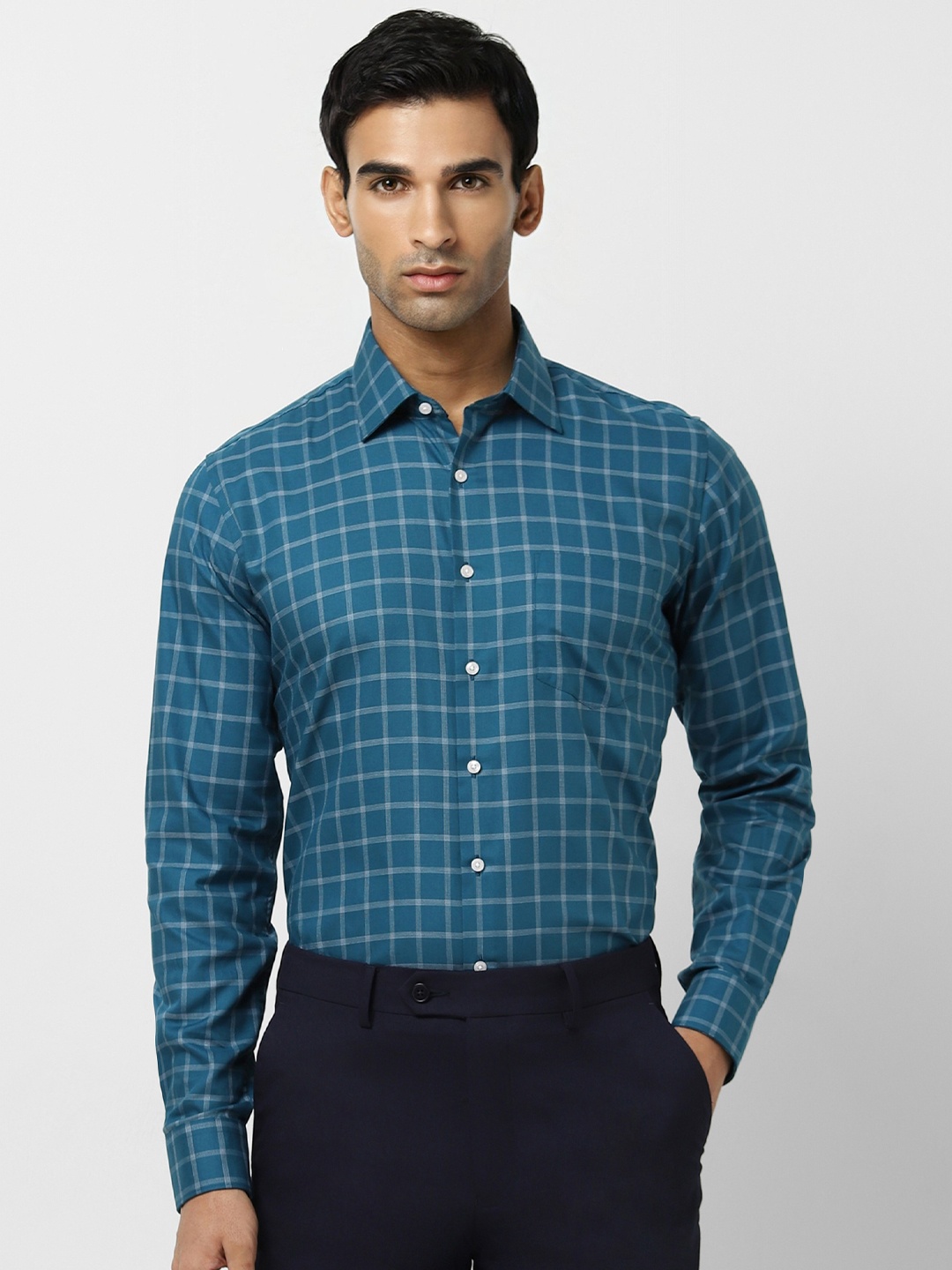 

Van Heusen Men Blue Slim Fit Opaque Checked Formal Shirt