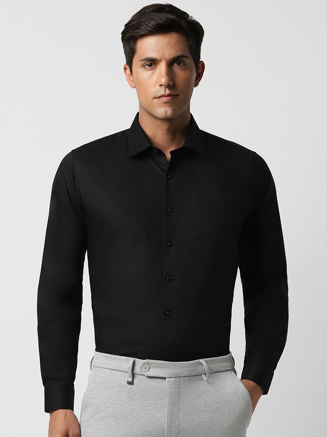 

Van Heusen Spread Collar Slim Fit Pure Cotton Shirt, Black