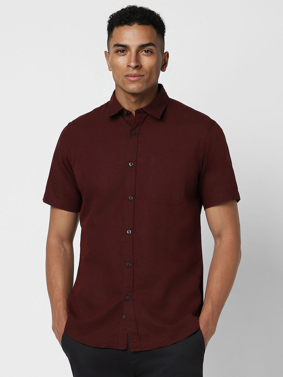 

Van Heusen Sport Slim Fit Spread Collar Cotton Linen Casual Shirt, Maroon