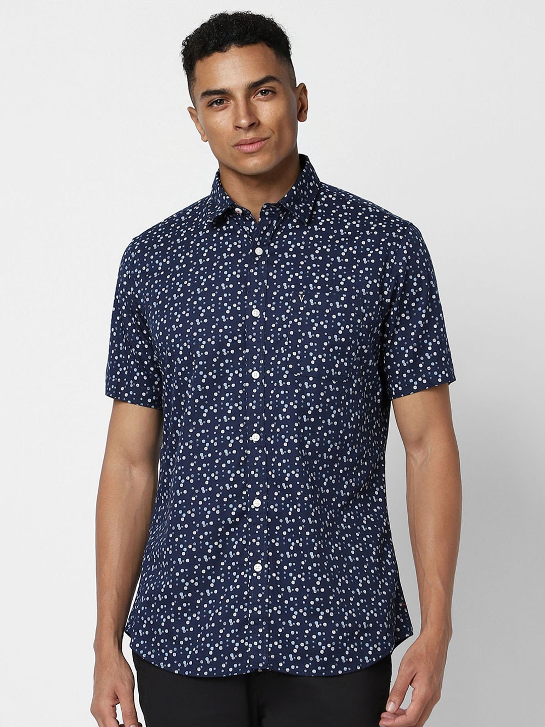 

Van Heusen Sport Slim Fit Polka Dots Printed Pure Cotton Casual Shirt, Navy blue