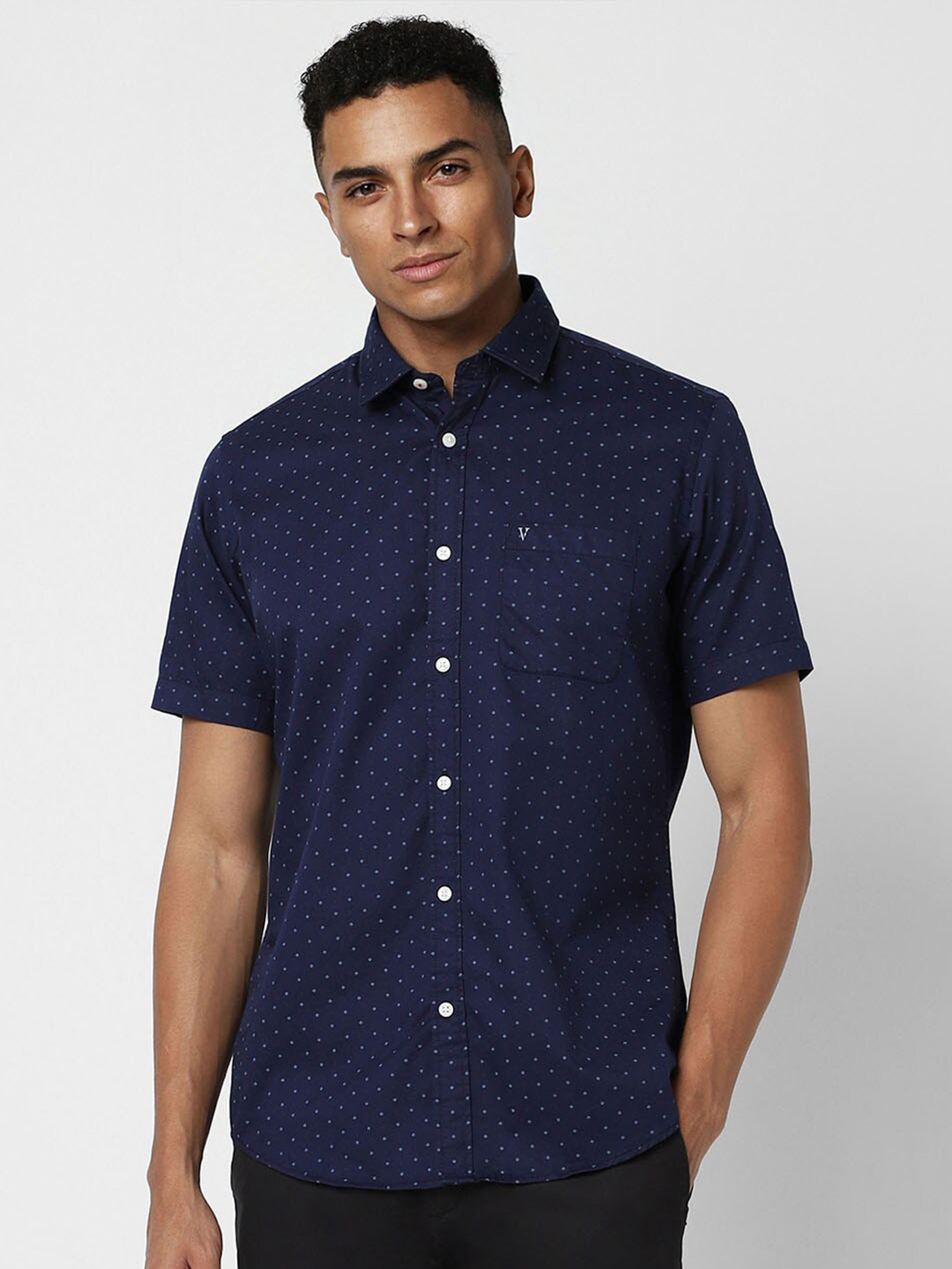 

Van Heusen Sport Micro Ditsy Printed Cotton Slim Fit Opaque Casual Shirt, Navy blue
