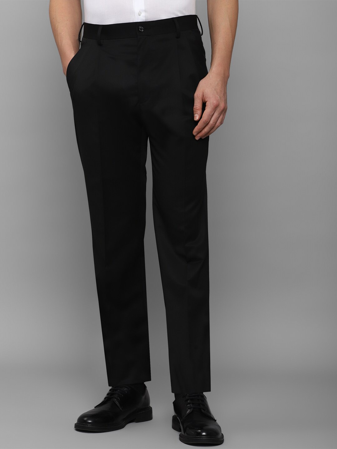 

Louis Philippe Men Mid-Rise Classic Fit Pleated Formal Trousers, Black