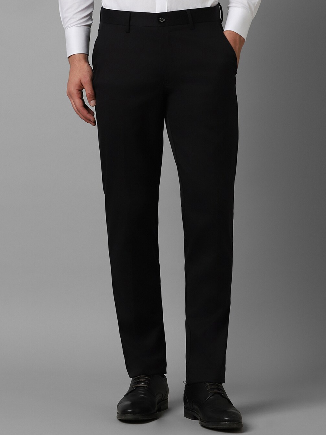 

Louis Philippe Men Slim Fit Mid-Rise Plain Formal Trousers, Black