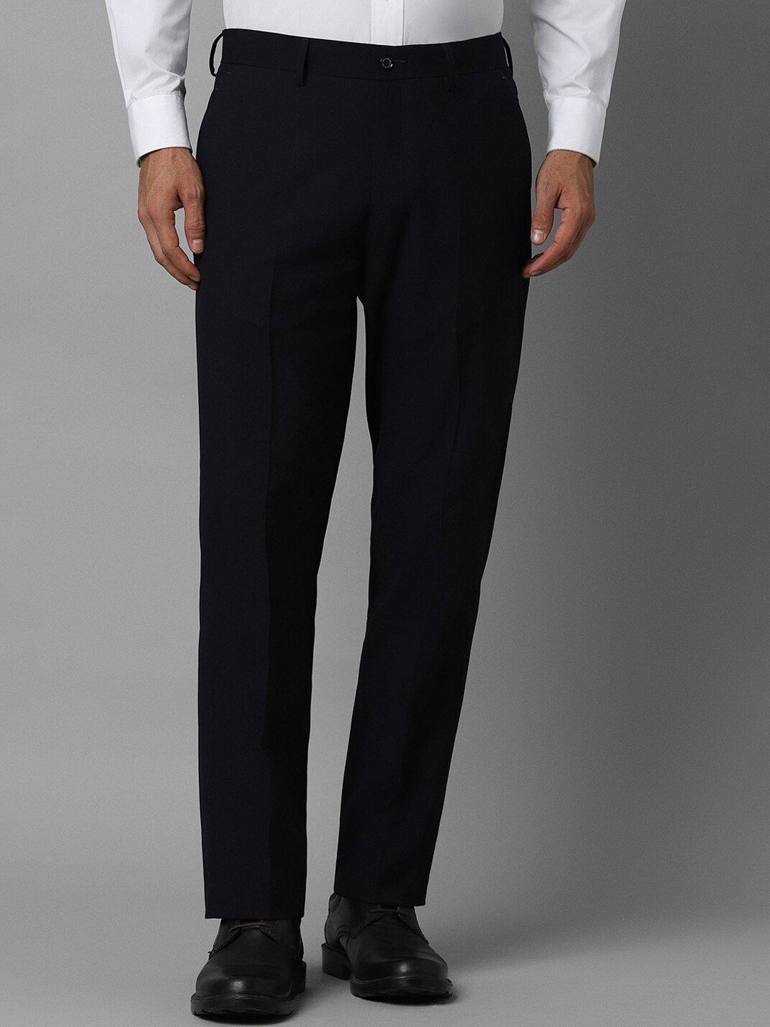 

Louis Philippe Men Regular Fit Mid-Rise Plain Formal Trousers, Black