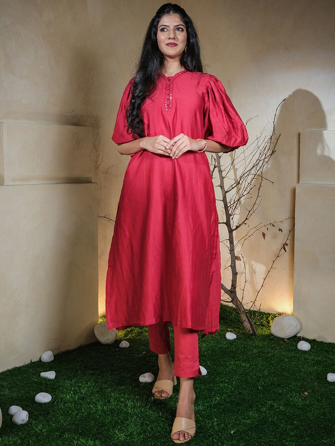 

HANDME Puff Sleeve Regular Chanderi Silk A-Line Kurta with Trousers, Red