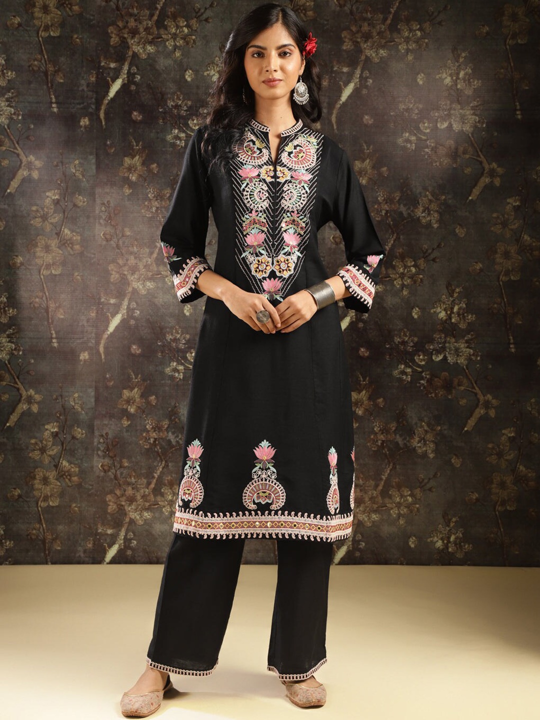 

Lakshita Ethnic Motifs Embroidered Regular Thread Work Kurta With Palazzos, Black