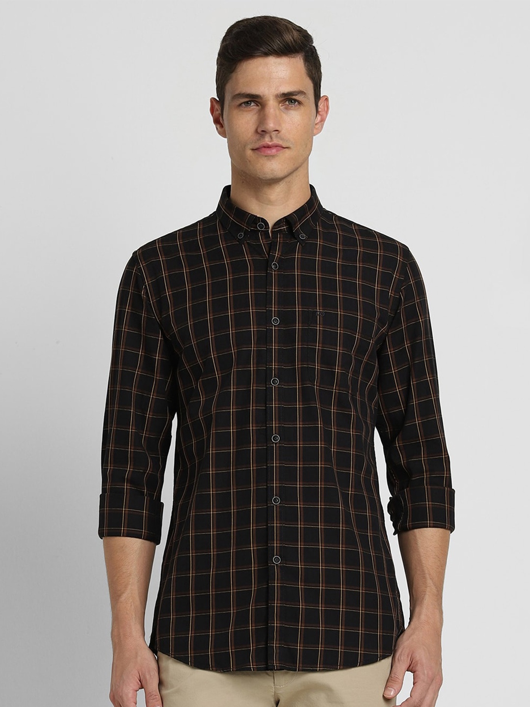 

Peter England Casuals Slim Fit Checked Button-Down Collar Pure Cotton Casual Shirt, Black