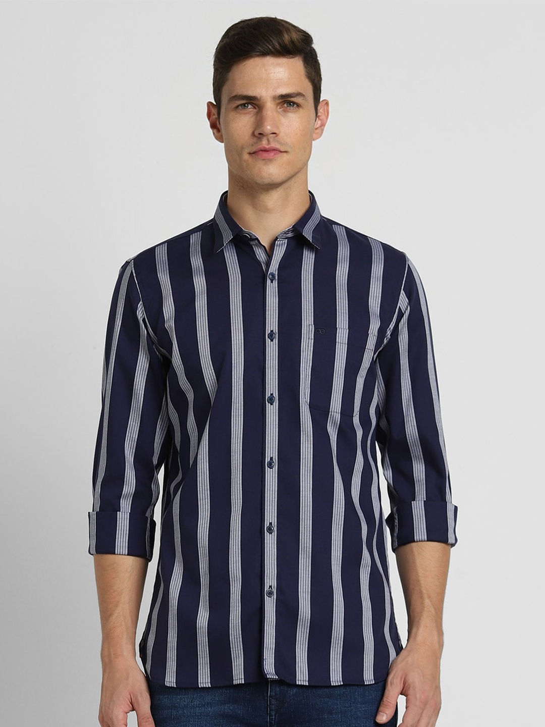 

Peter England Casuals Slim Fit Vertical Stripes Pure Cotton Casual Shirt, Navy blue