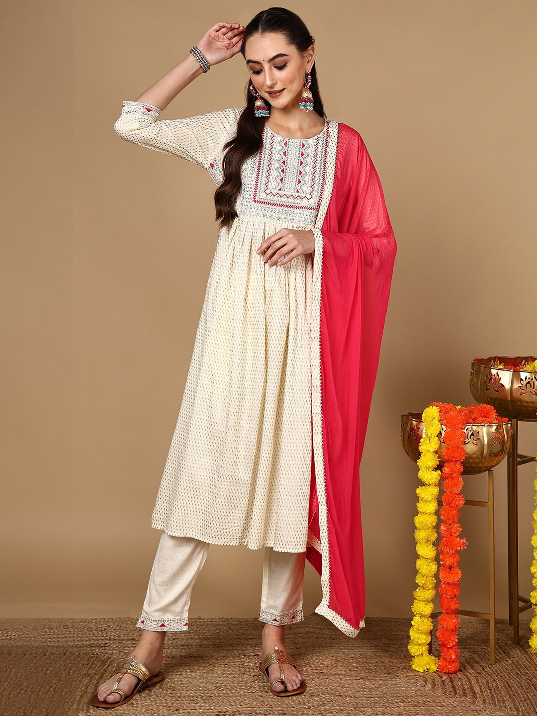 

HERE&NOW Ethnic Motifs Printed Sequinned Kurta With Pyjamas & Dupatta, Off white