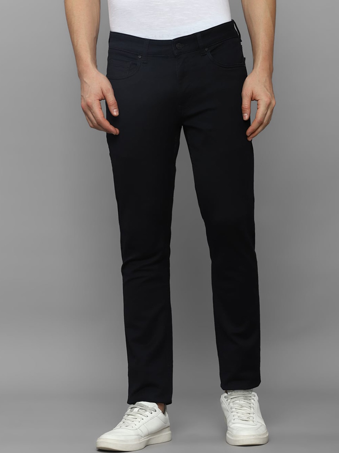 

Louis Philippe Jeans Men Slim Fit Mid-Rise Clean Look Stretchable Jeans, Navy blue