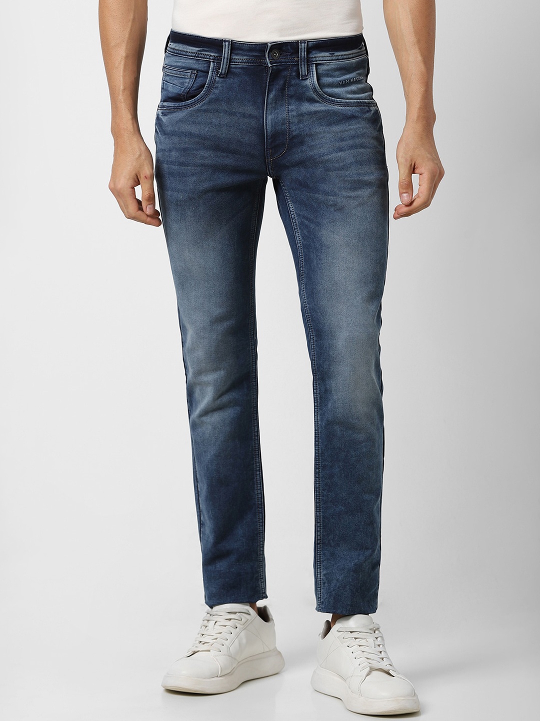 

V Dot Men Slim Fit Mid Rise Heavy Fade Stretchable Jeans, Navy blue