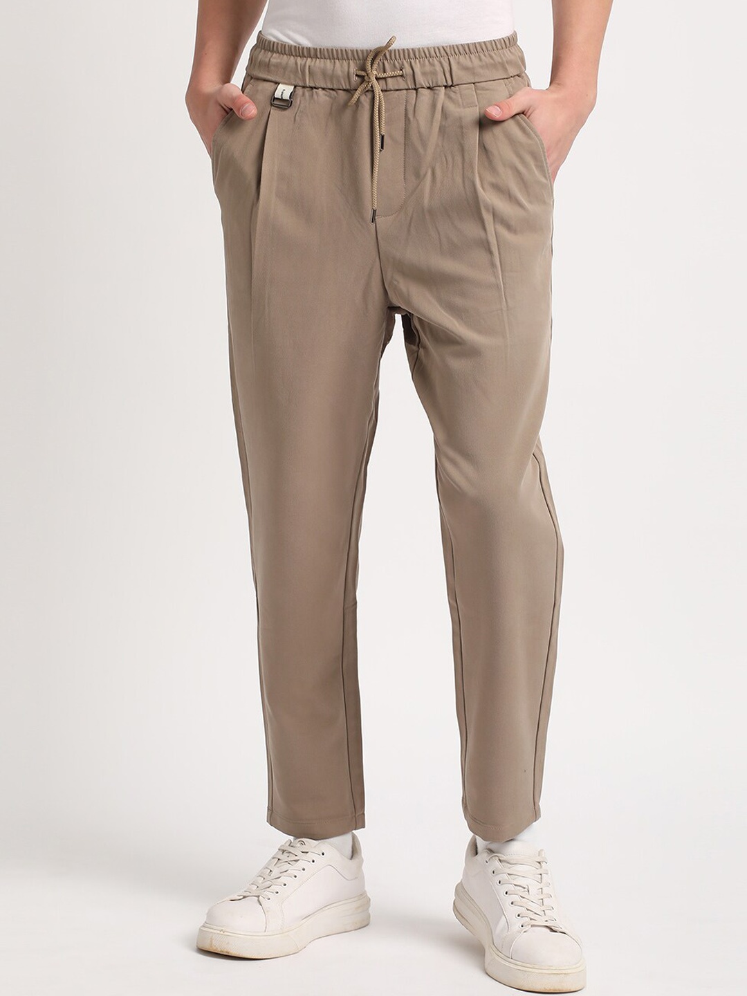 

THE BEAR HOUSE Men Relaxed Loose Fit Pleated Cotton Regular Trousers, Beige
