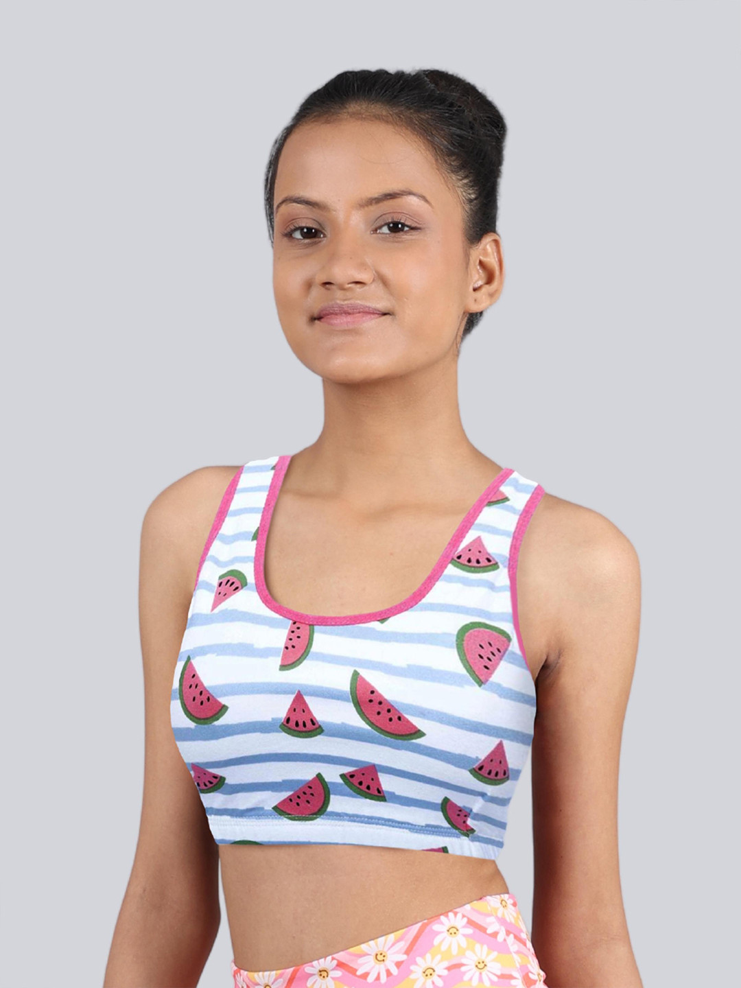 

DChica Girls Striped Full Coverage Workout Bra With All Day Comfort, White