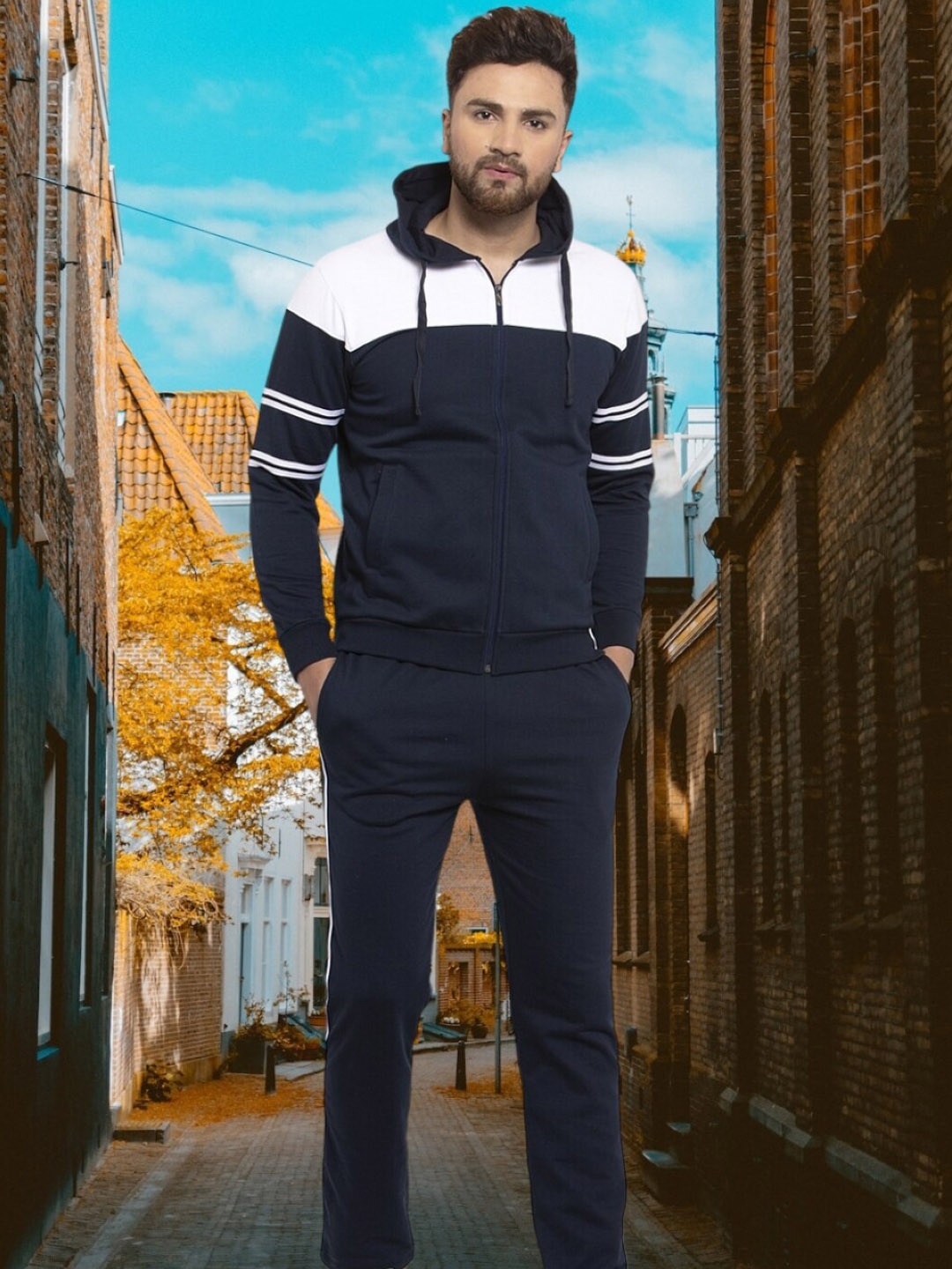 

WILD WEST Hooded Cotton Fleece Winter Tracksuit, White