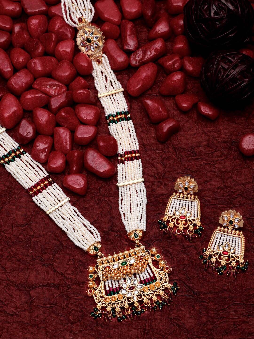 

ASMITTA JEWELLERY Gold-Plated Kundan-Studded & Pearls Beaded Choker Necklace & Earrings