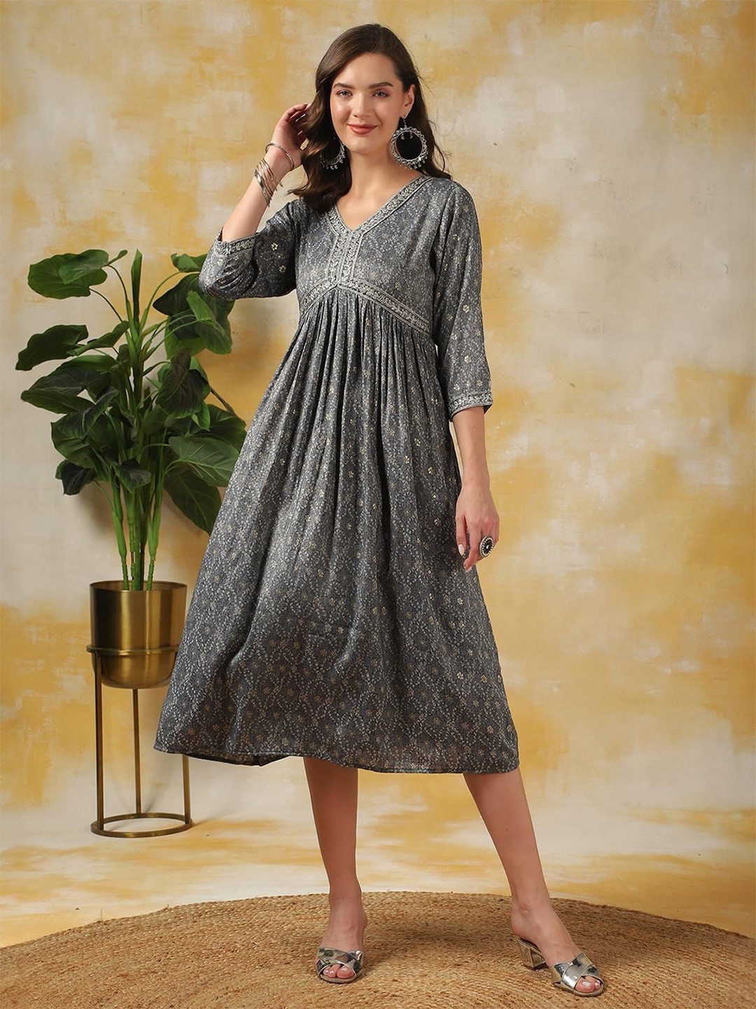 

Rangita Floral Printed A-Line Midi Ethnic Dress, Grey