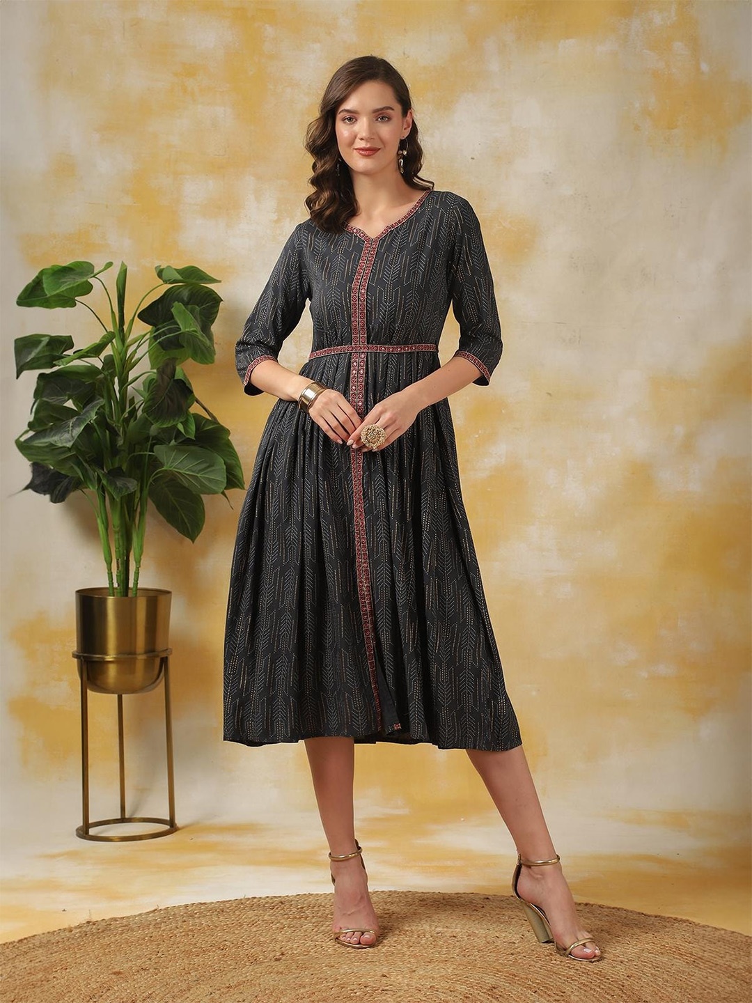 

Rangita Geometric Printed A-Line Midi Ethnic Dress, Grey