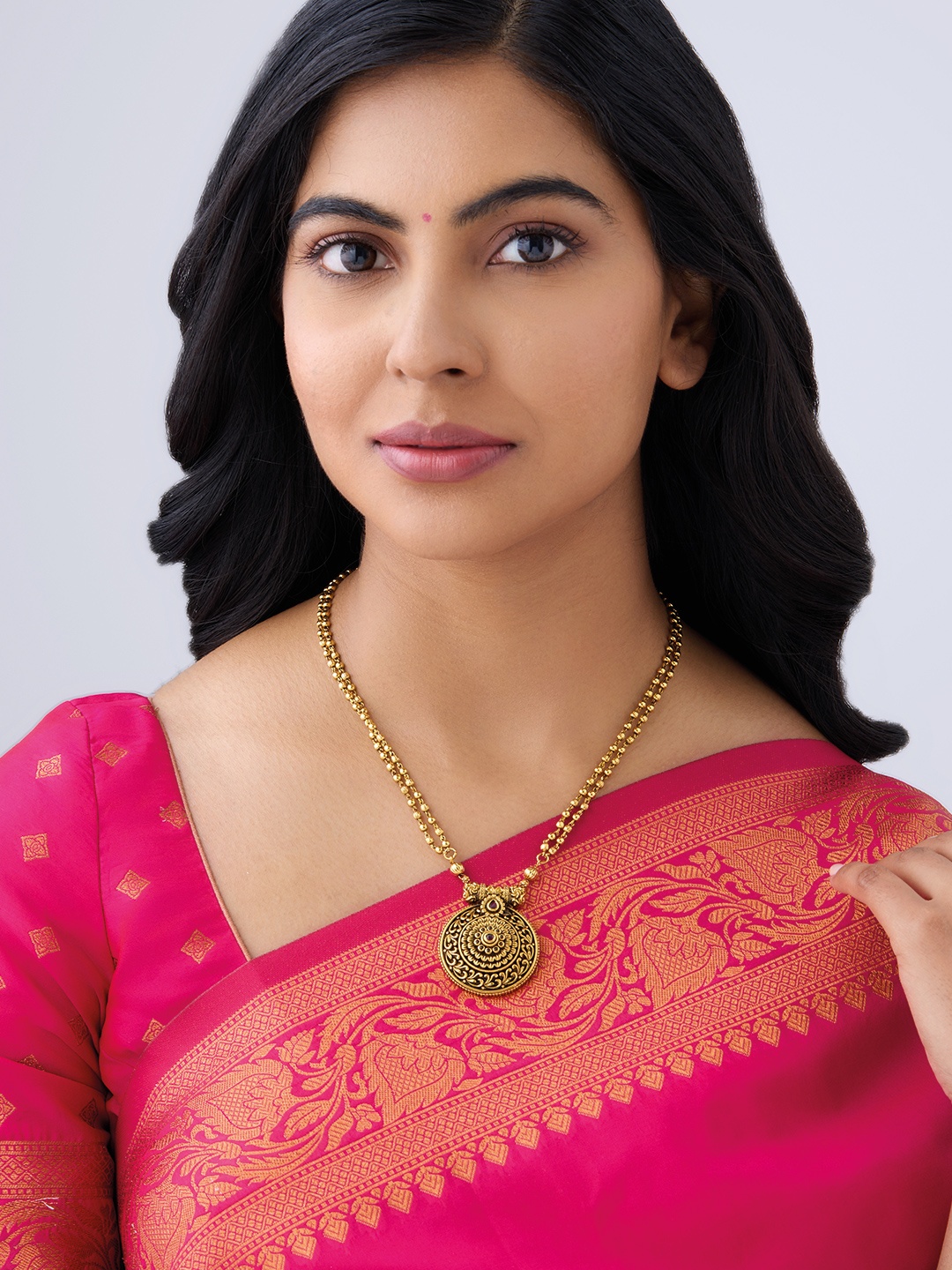 

Kushal's Fashion Jewellery Copper Gold-Plated Necklace