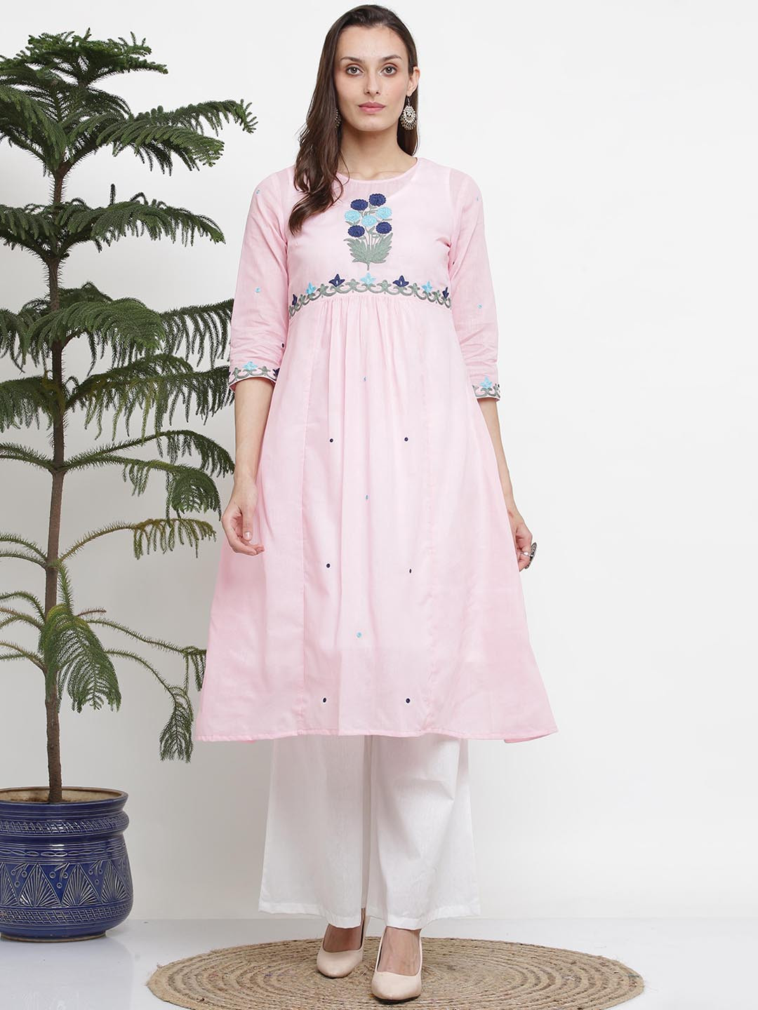 

KAANCHIE NANGGIA Floral Embroidered A-Line Kurta With Palazzos, Pink