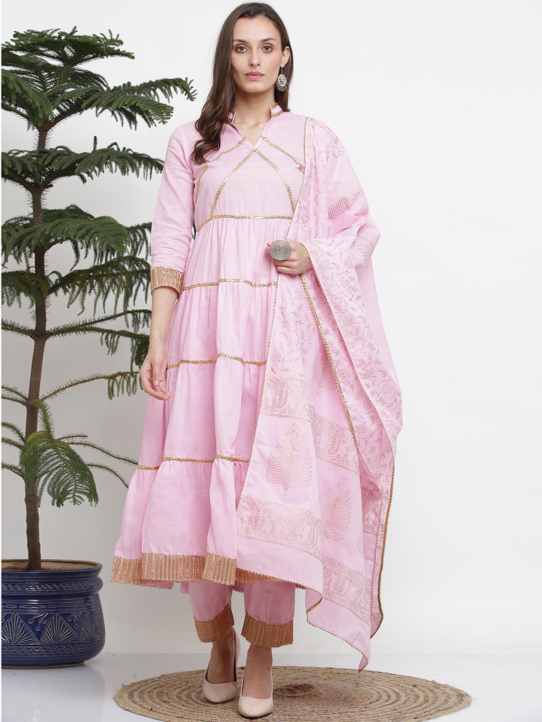 

KAANCHIE NANGGIA Mandarin Collar Gotta Patti Tiered Anarkali Kurta With Trousers & Dupatta, Pink