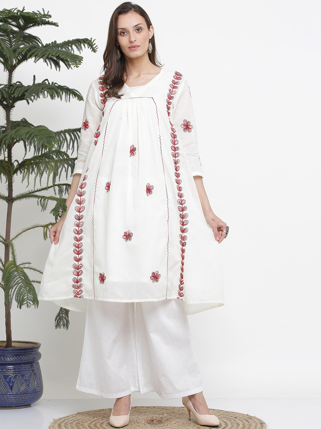 

KAANCHIE NANGGIA Floral Embroidered Pleated A-Line Kurta With Palazzos, White