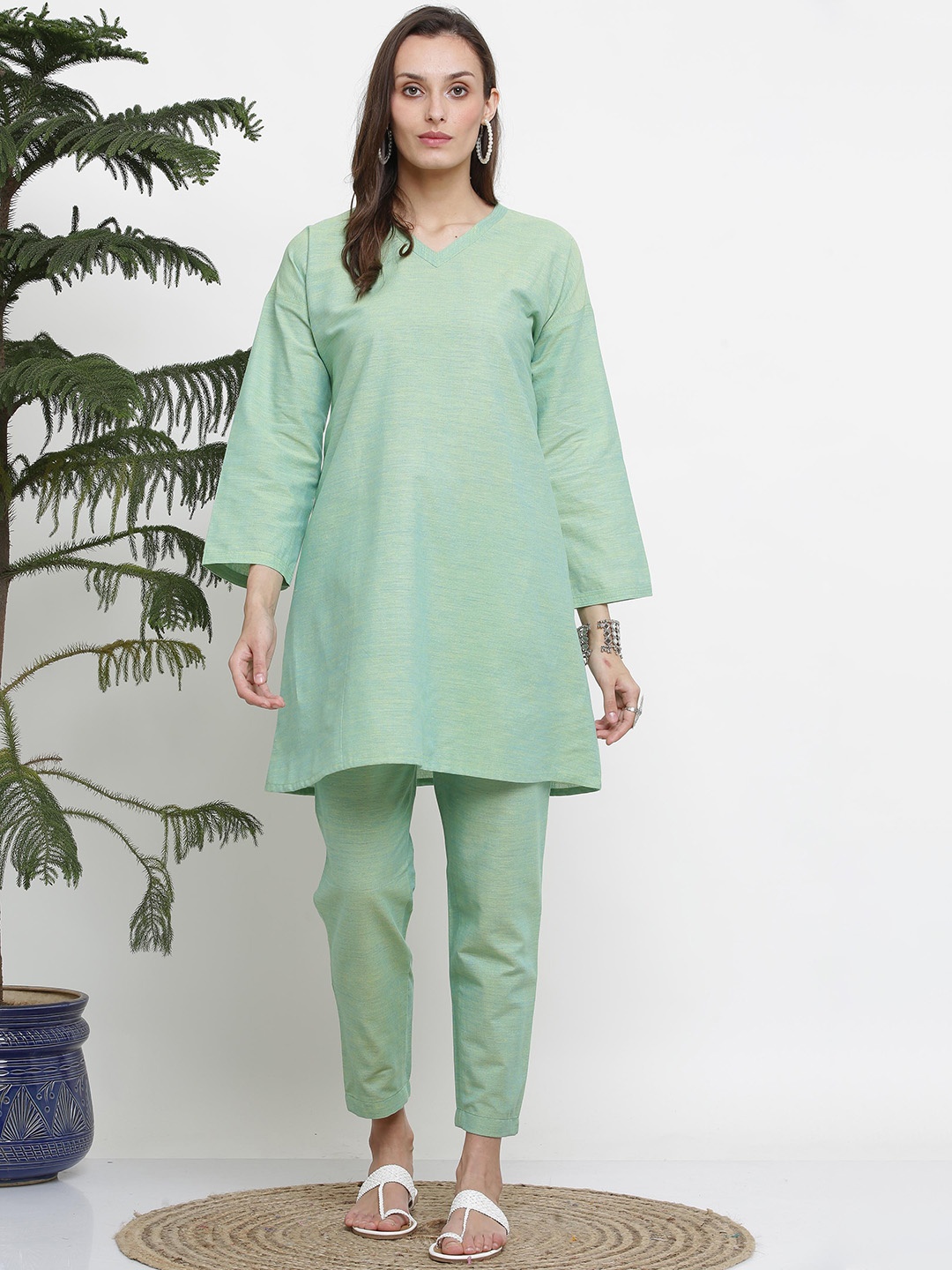 

KAANCHIE NANGGIA V-Neck A-Line Kurta with Trousers, Green