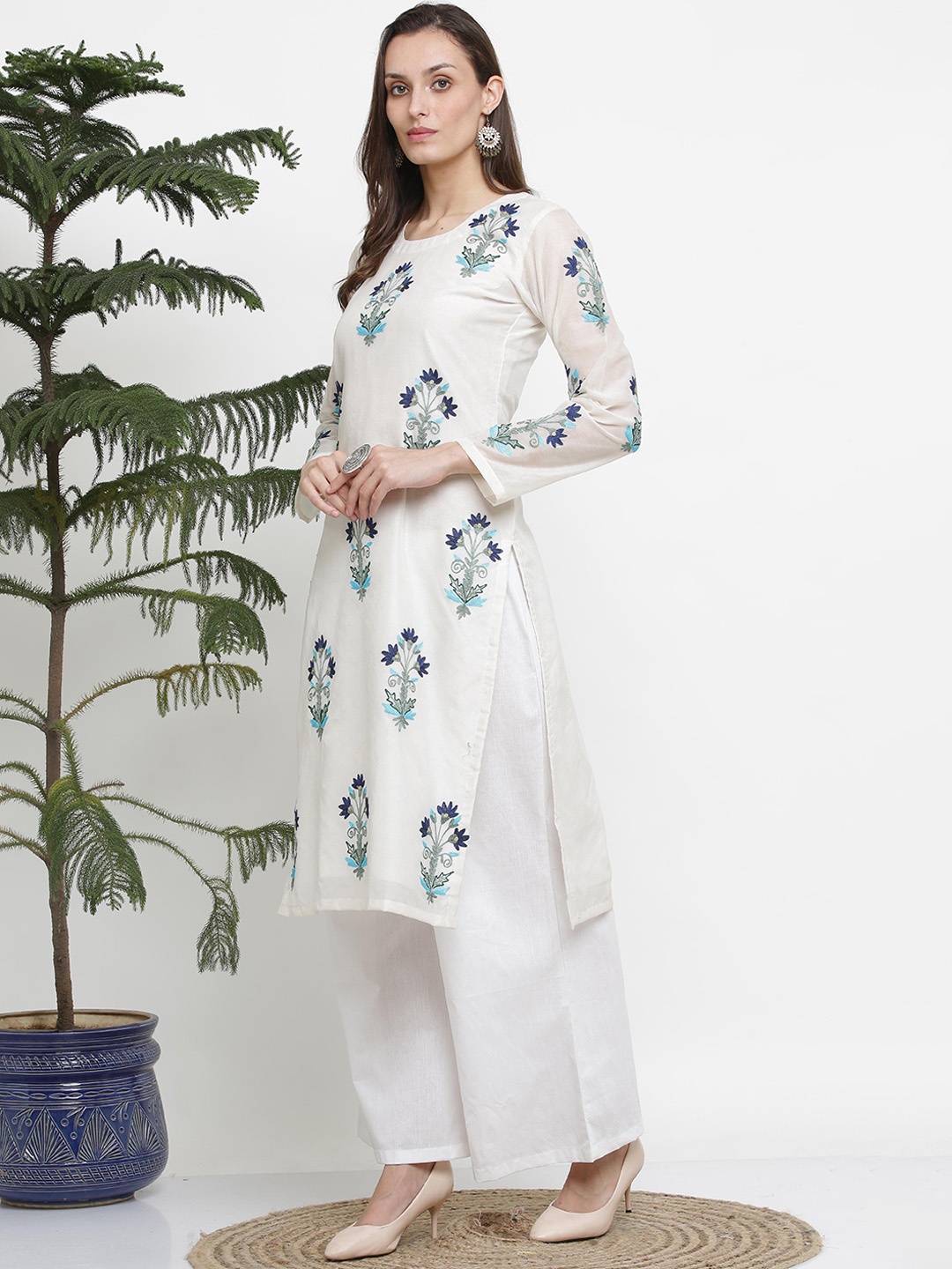 

KAANCHIE NANGGIA Floral Embroidered Round Neck Kurta with Palazzos, White