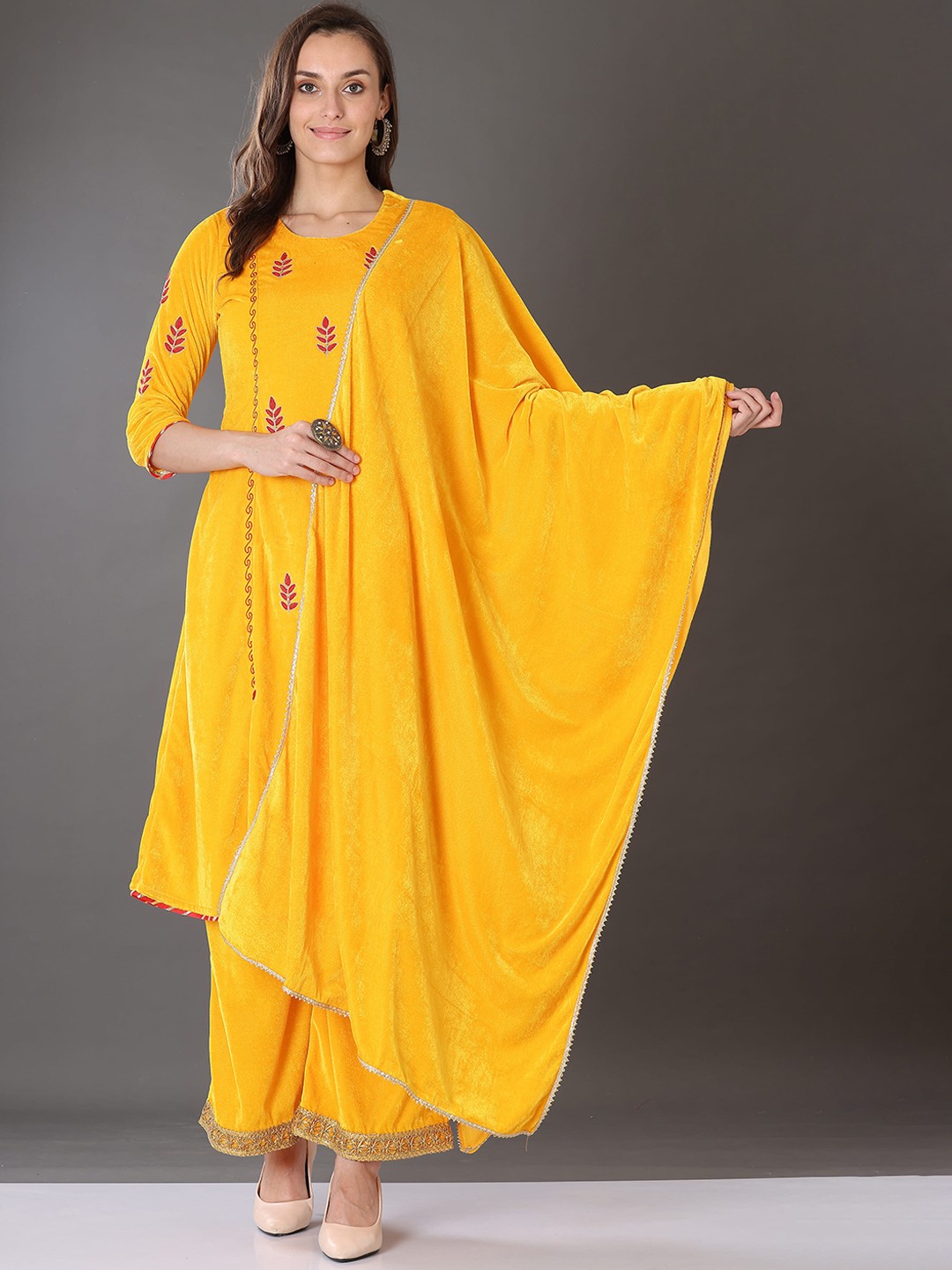 

KAANCHIE NANGGIA Floral Embroidered Velvet A-Line Kurta & Palazzos With Dupatta, Yellow