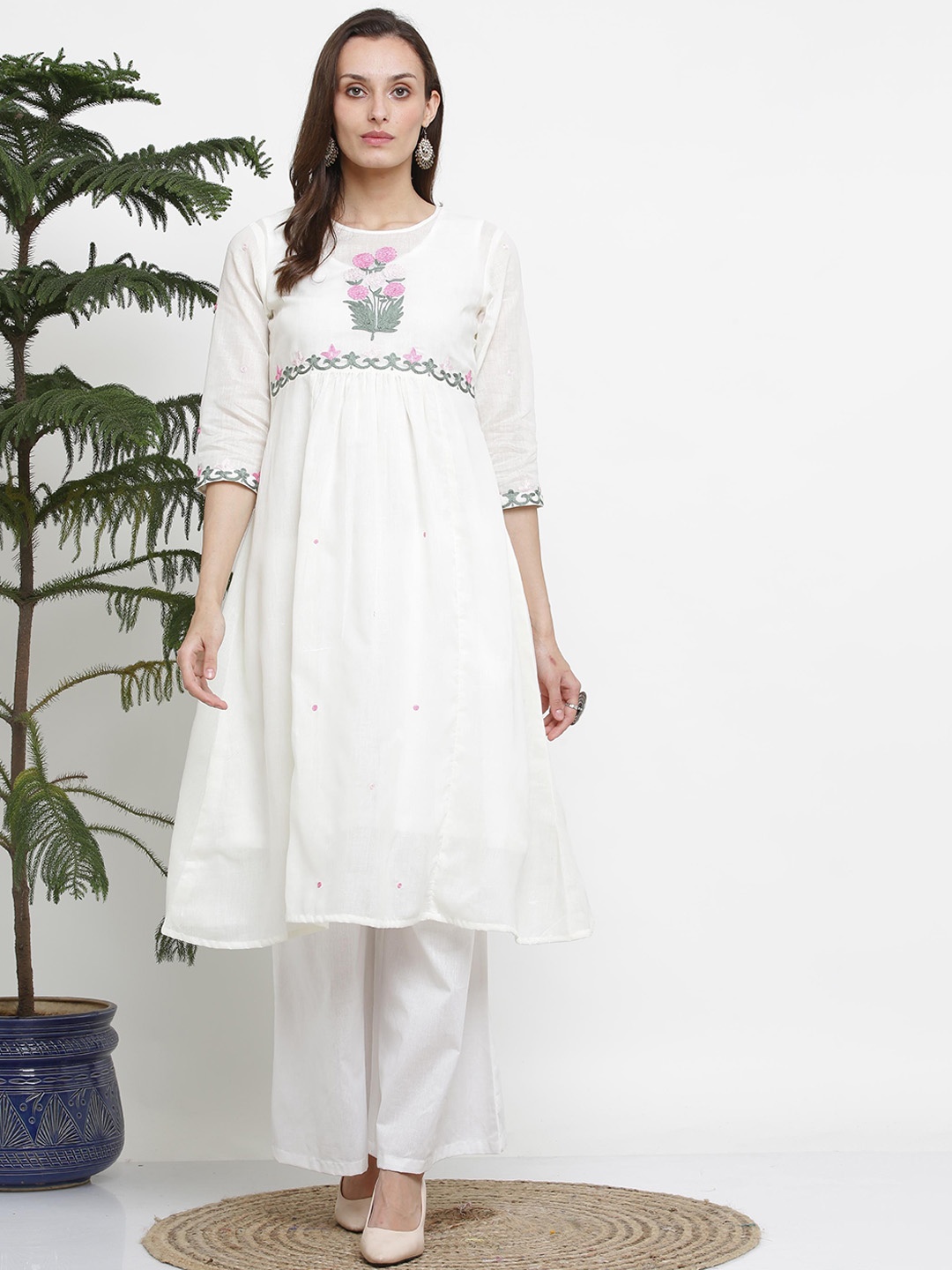 

KAANCHIE NANGGIA Floral Yoke Design Thread Work Empire A-Line Kurta with Palazzos, White