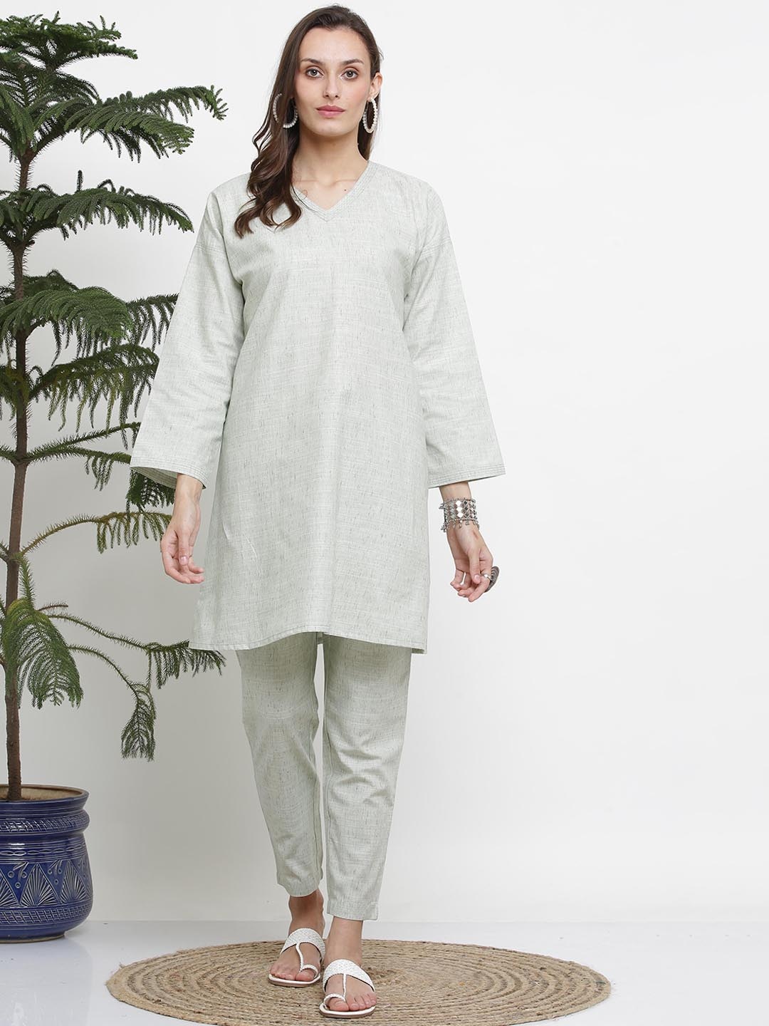 

KAANCHIE NANGGIA V-Neck A-Line Kurta with Trousers, Grey