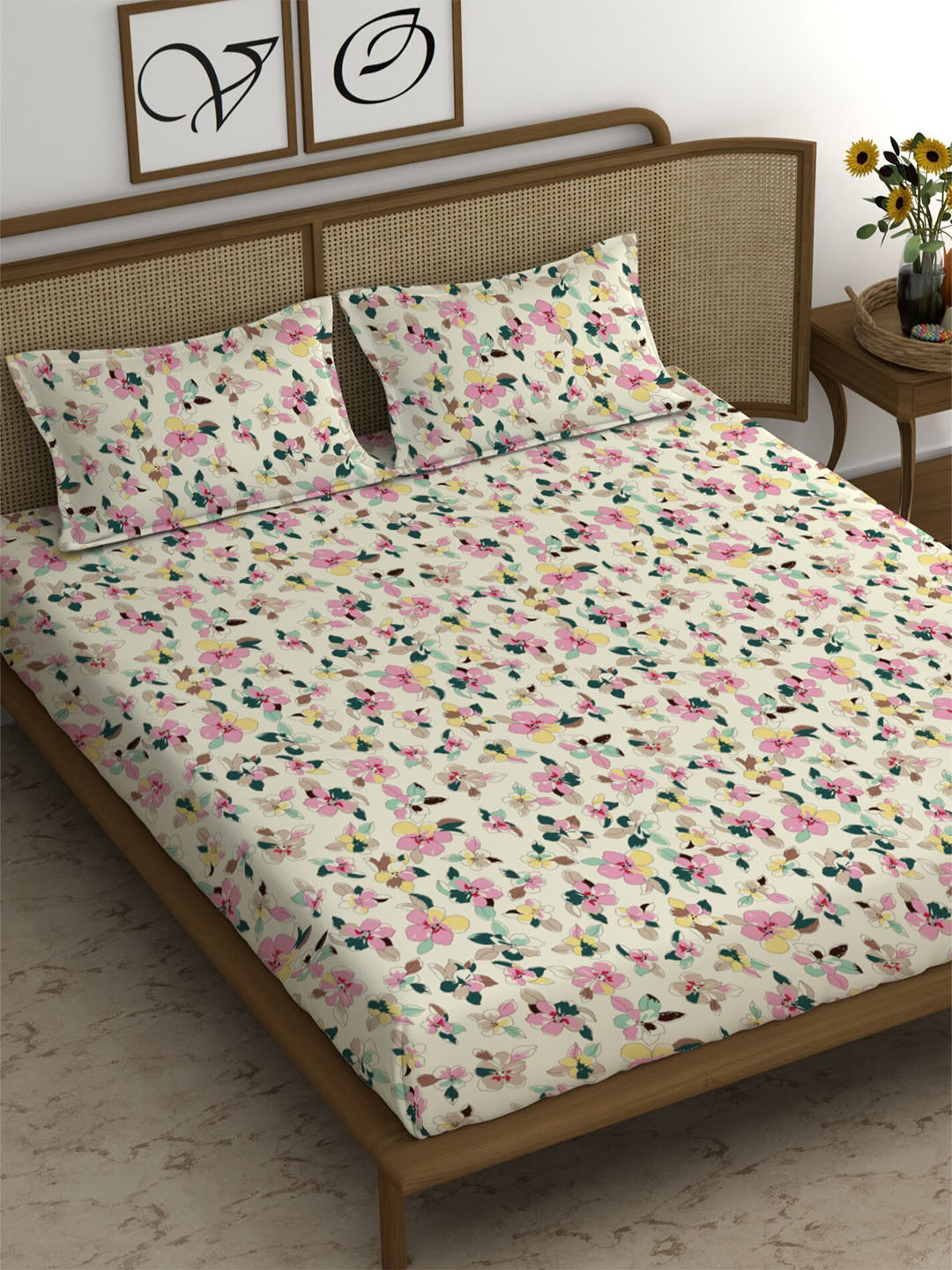

CHHAVI INDIA Cream-Coloured & Pink Floral 210 TC King Bedsheet With 2 Pillow Covers