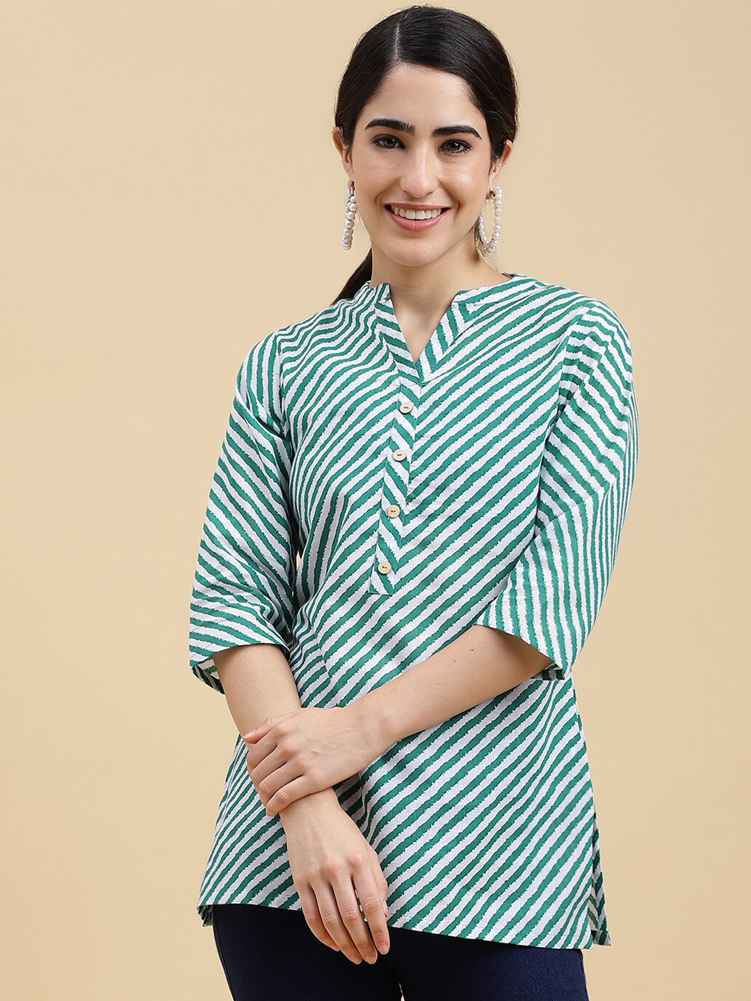 

J Turritopsis Leheriya Printed Mandarin Collar Straight Kurti, Green