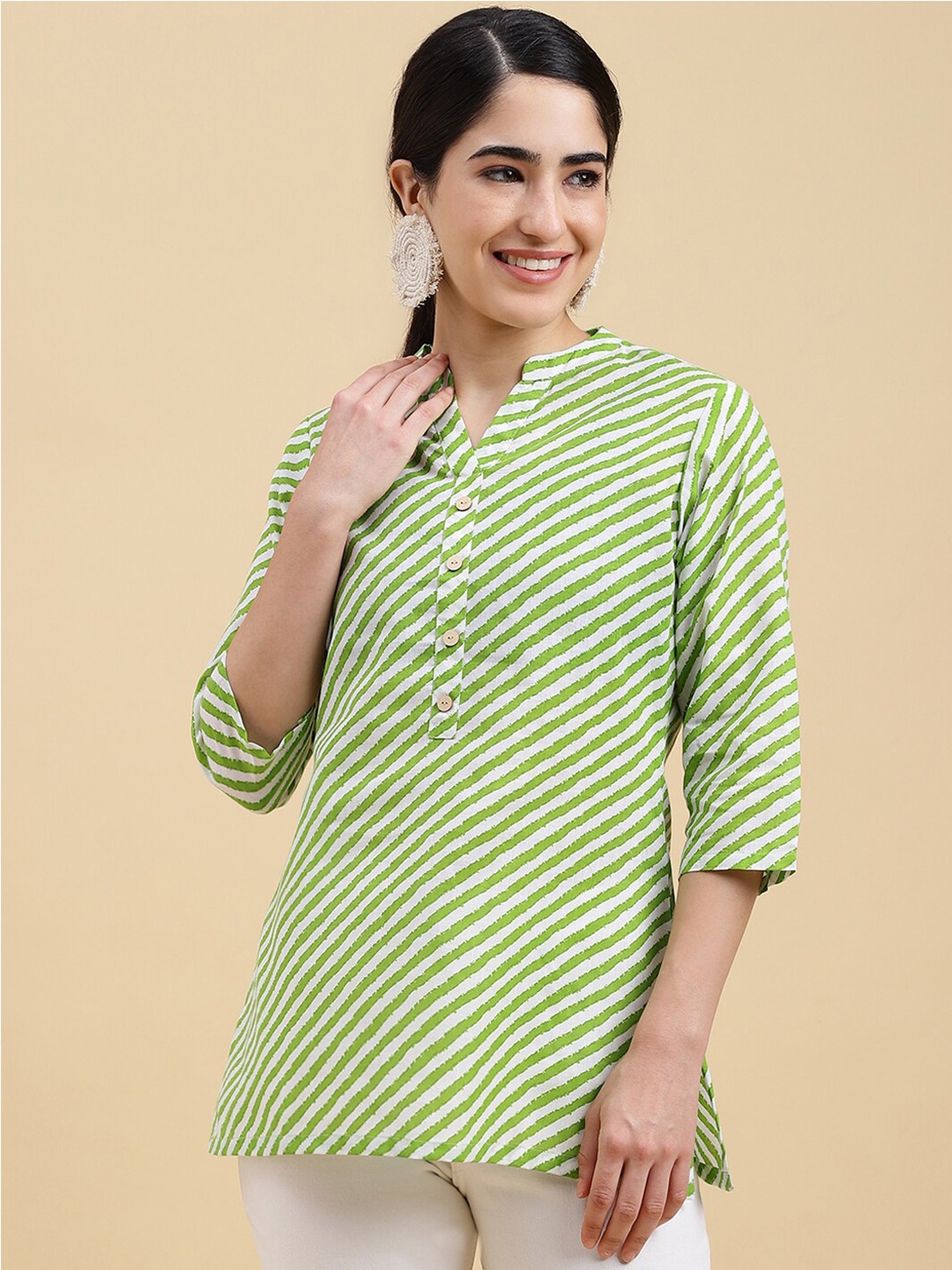 

J Turritopsis Leheriya Printed Mandarin Collar Straight Kurti, Green
