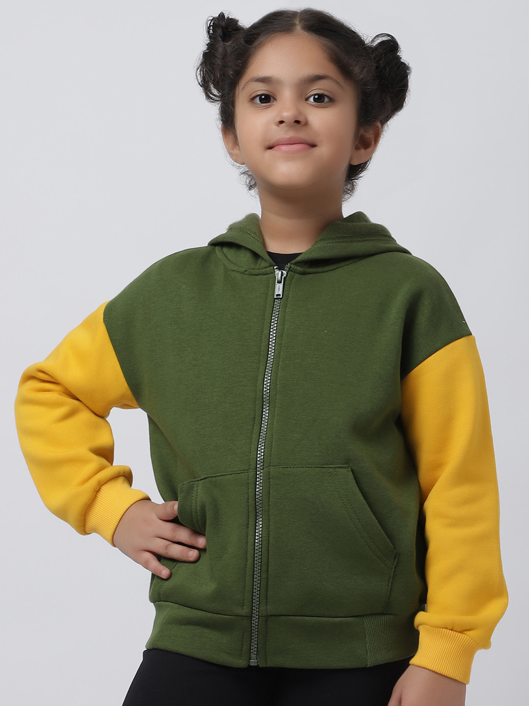 

Rute Girls Colourblocked Hooded Cotton Front-Open Sweatshirt, Green