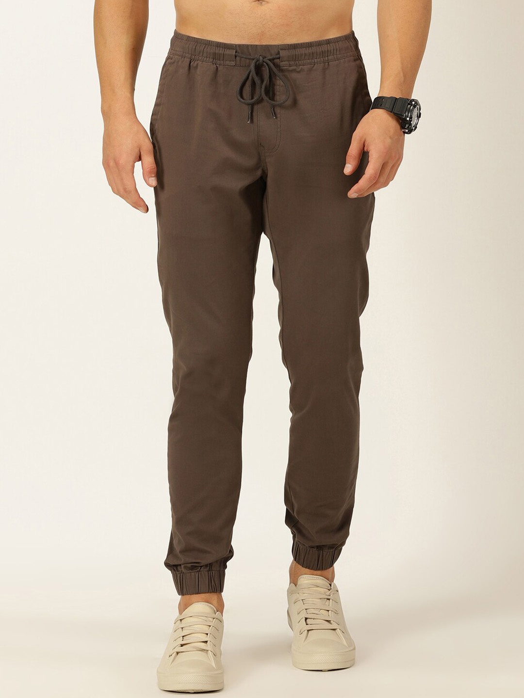 

Mast & Harbour Men Mid-Rise Smart Easy Wash Joggers Cotton Trousers, Coffee brown