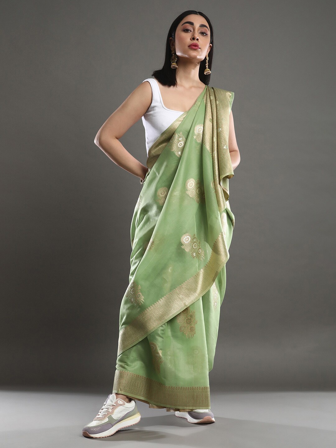 

Mitera Green & Gold-Toned Ethnic Motifs Woven Design Zari Banarasi Saree