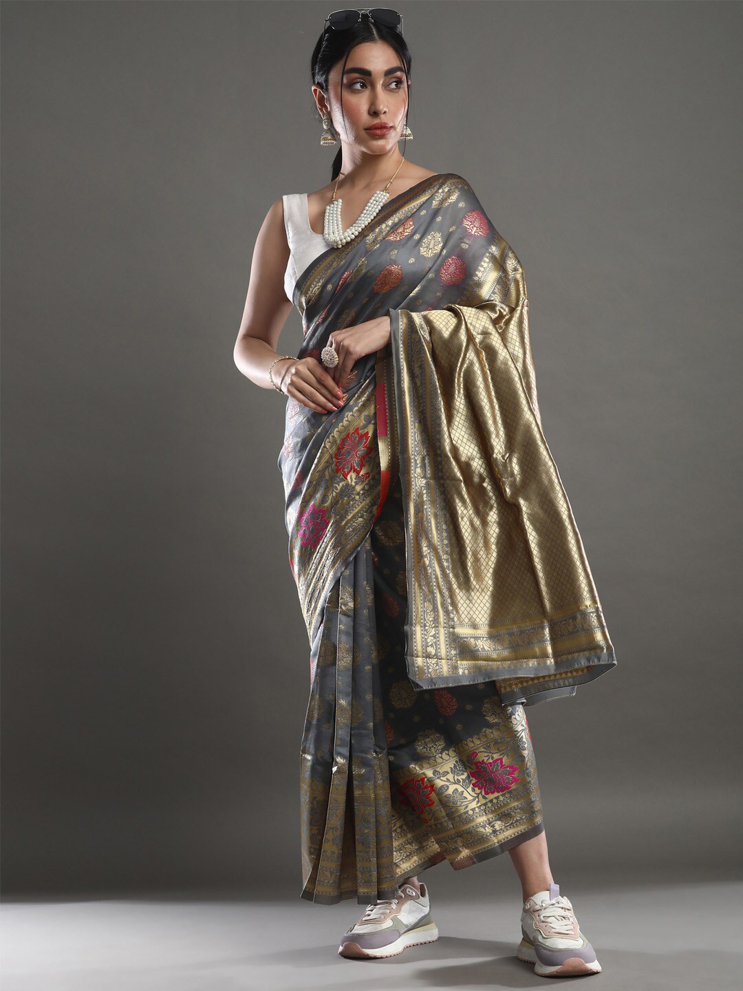 

Mitera Grey & Red Ethnic Motifs Woven Design Zari Silk Blend Banarasi Saree