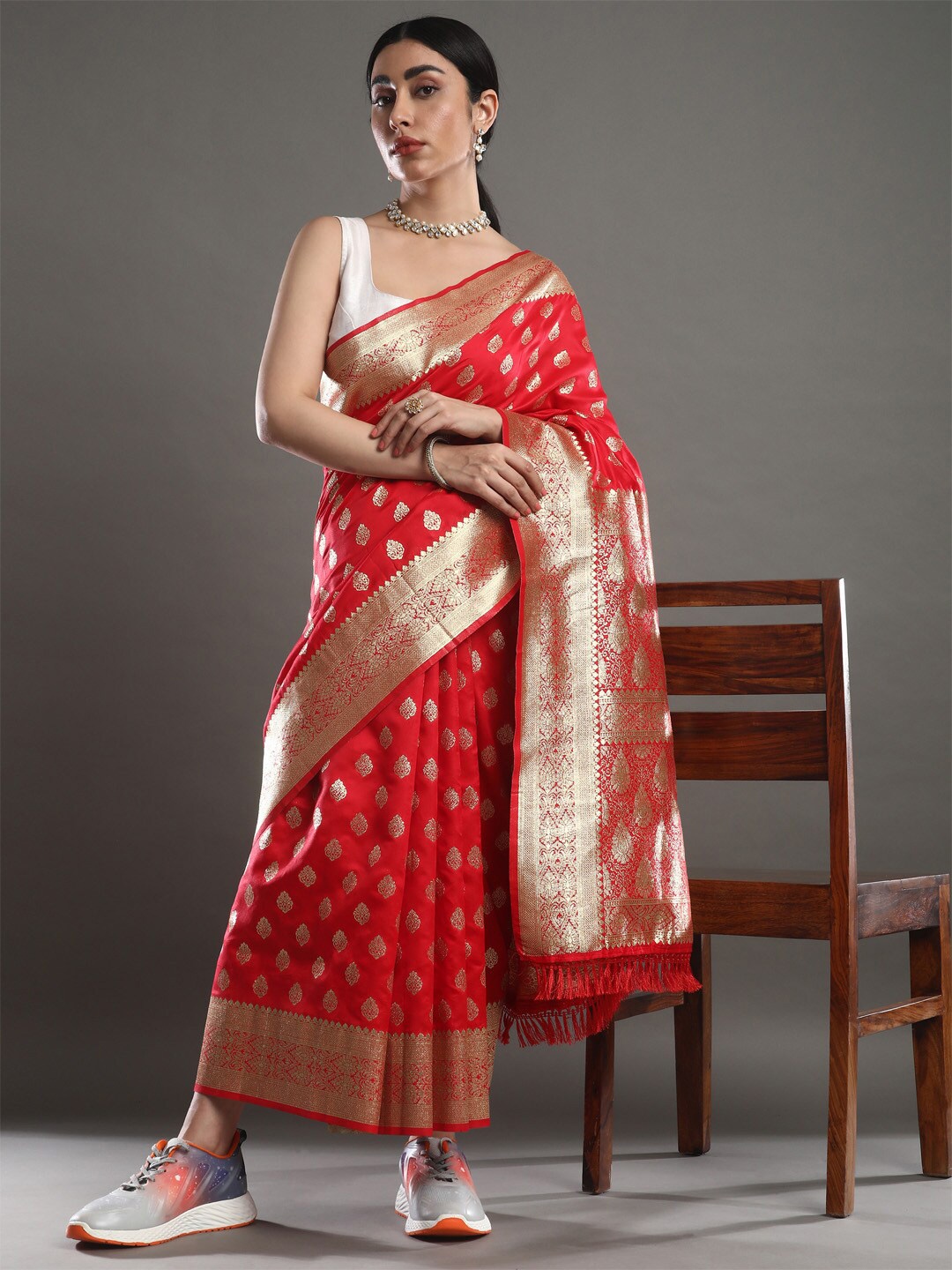 

Mitera Red & Gold-Toned Ethnic Motifs Woven Design Zari Banarasi Saree