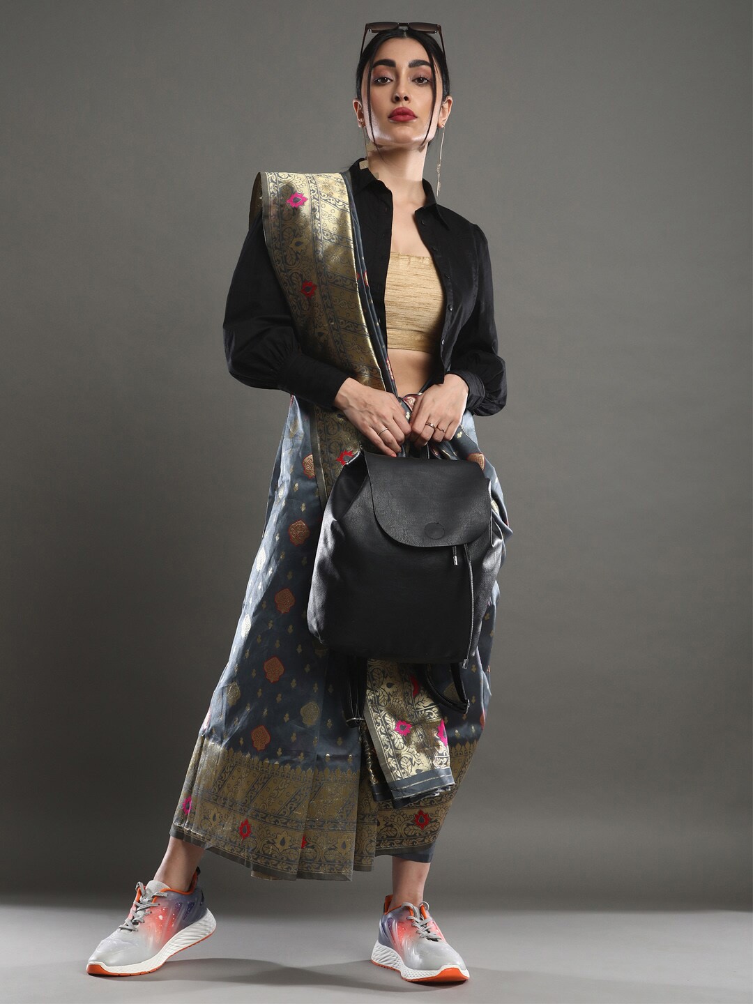 

Mitera Grey & Gold-Toned Ethnic Motifs Woven Design Zari Silk Blend Banarasi Saree