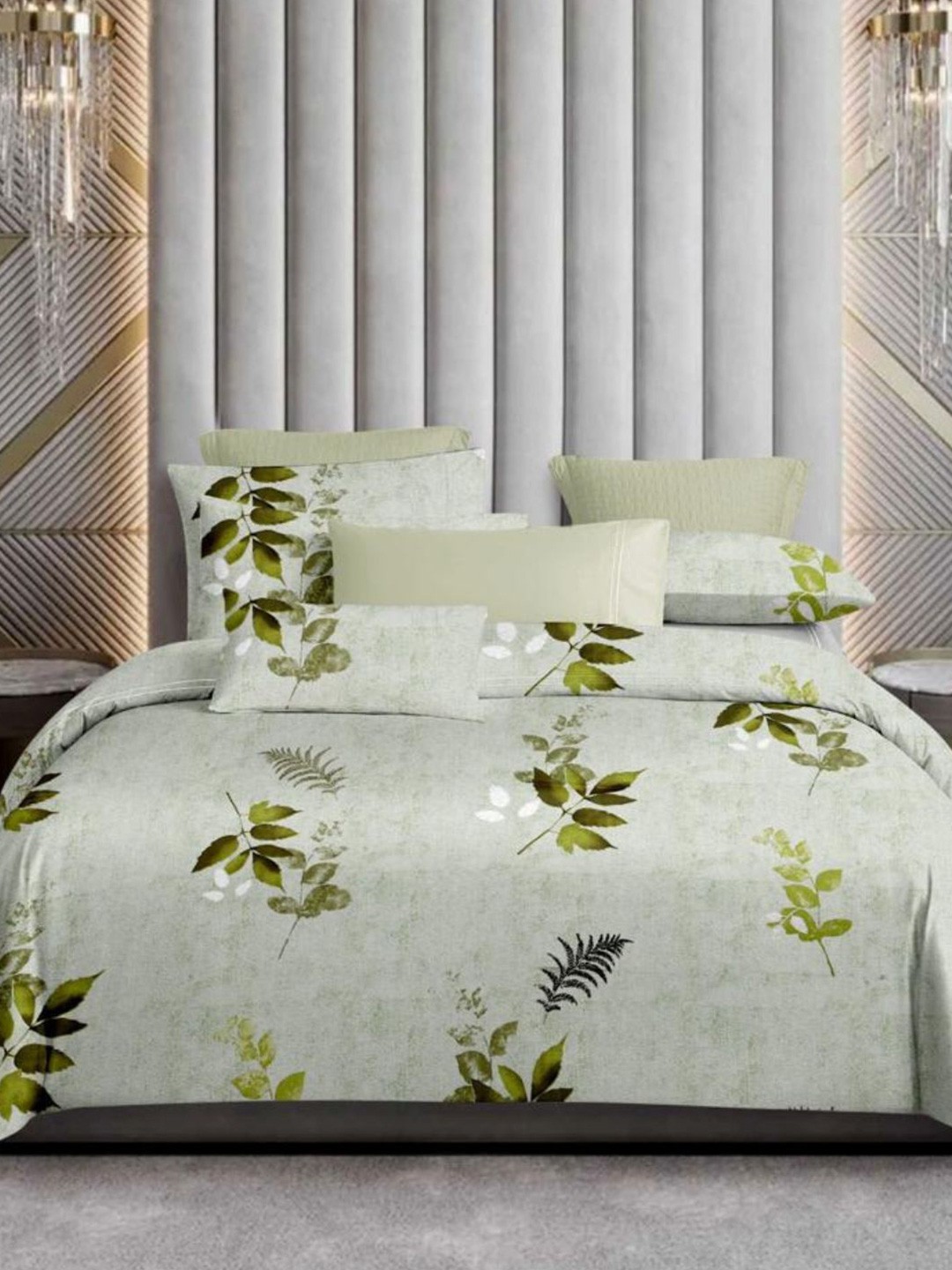 

haus & kinder Green & White Floral Pure Cotton 144 TC King Bedsheet With 2 Pillow Covers