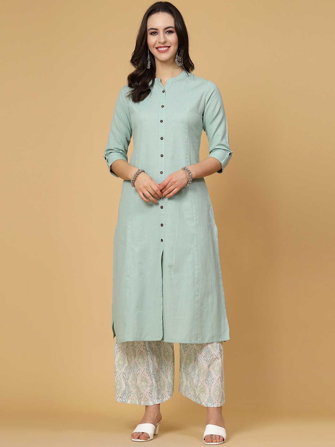 

Pistaa Mandarin Collar Panelled Straight Kurta with Palazzos, Green