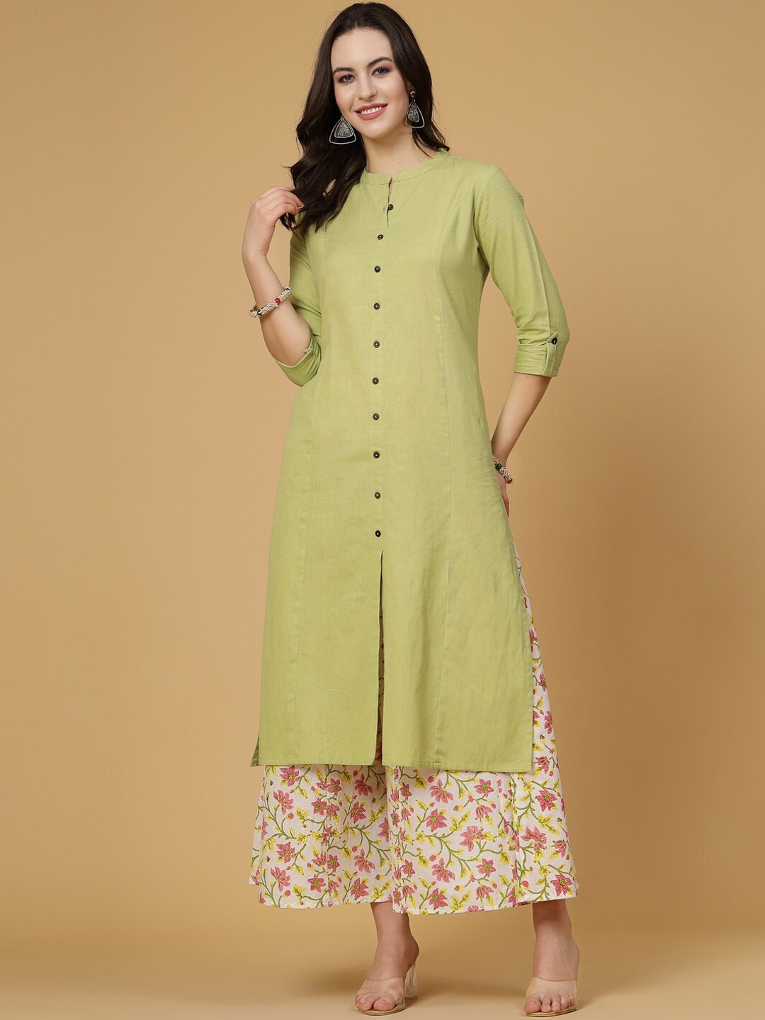 

Pistaa Mandarin Collar Panelled Straight Kurta with Palazzos, Lime green