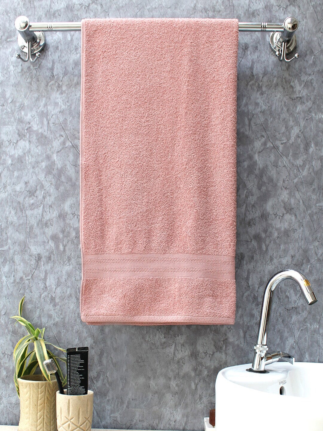 

AVI Living Pink Self-Designed 400 GSM Pure Cotton Bath Towel