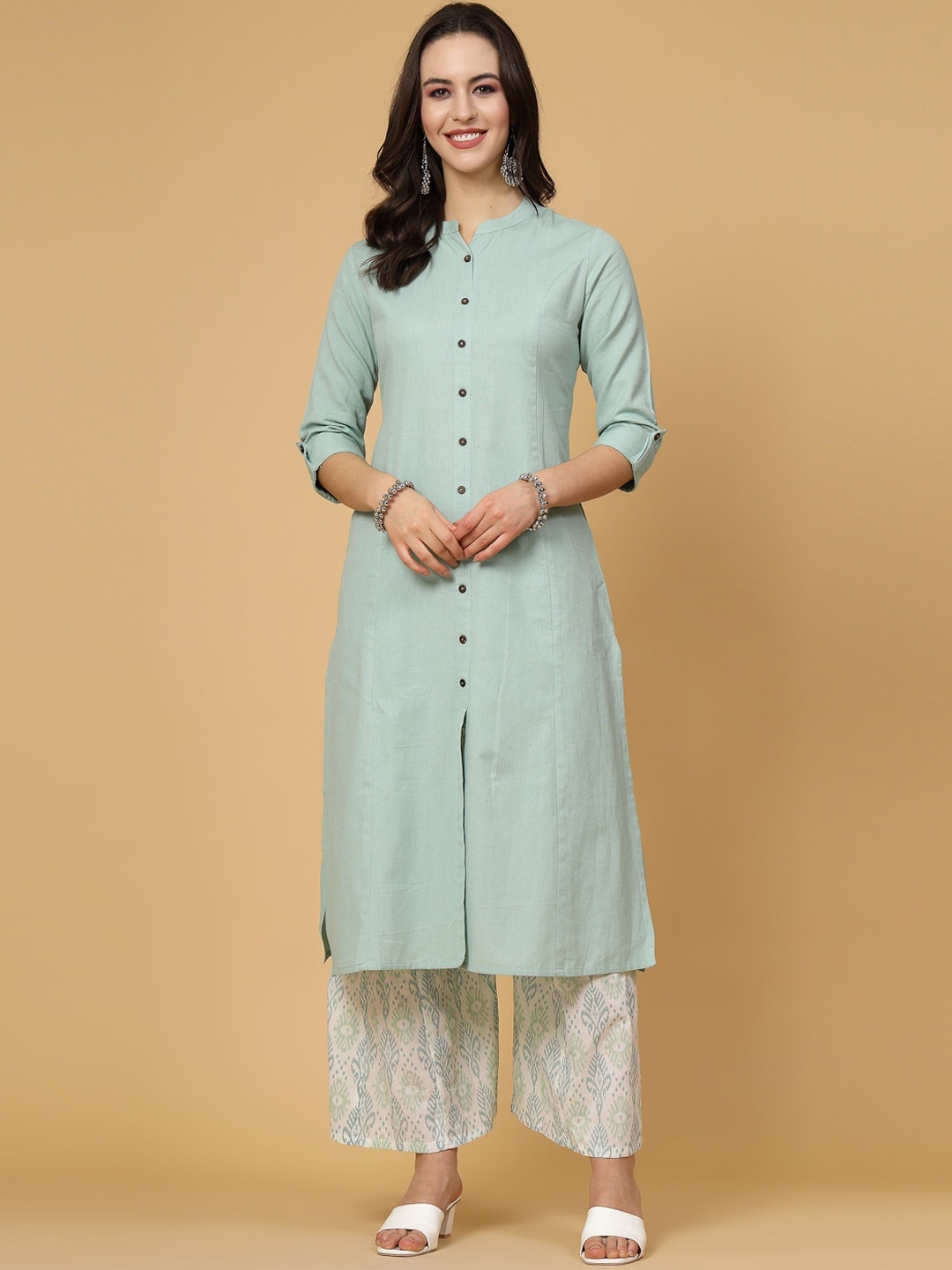 

Pistaa Mandarin Collar Panelled Straight Kurta with Palazzos, Green