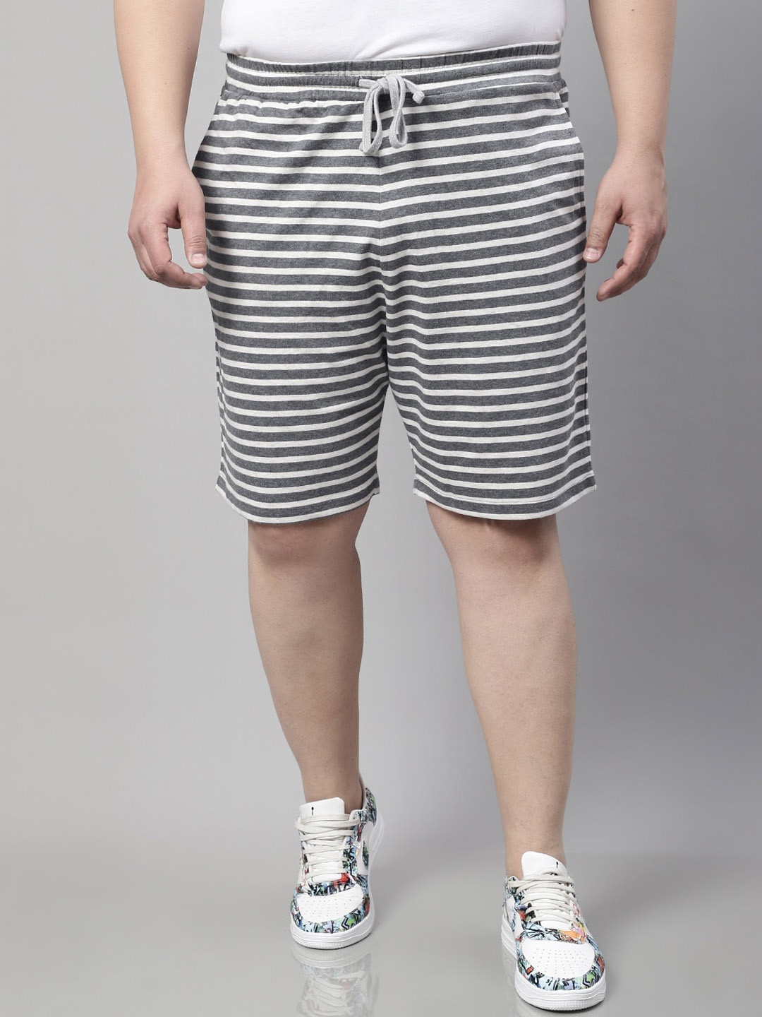 

Rute Men Plus Size Striped Cotton Regular Shorts, Grey