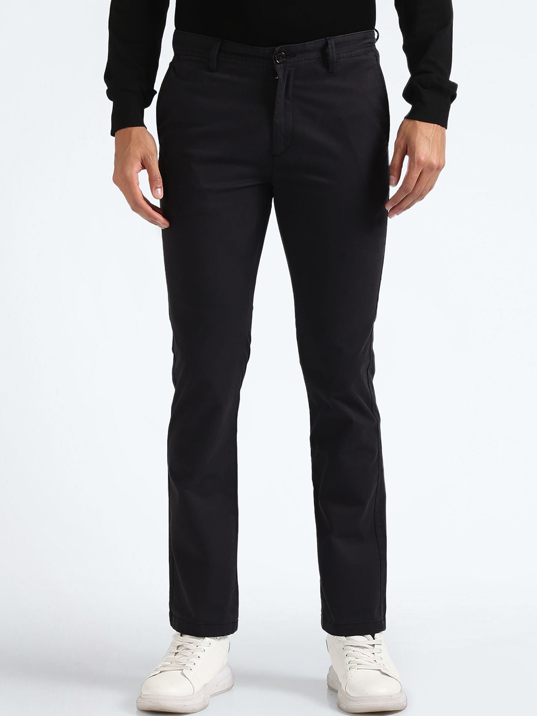 

Flying Machine Men Tapered Fit Plain Cotton Chinos, Black