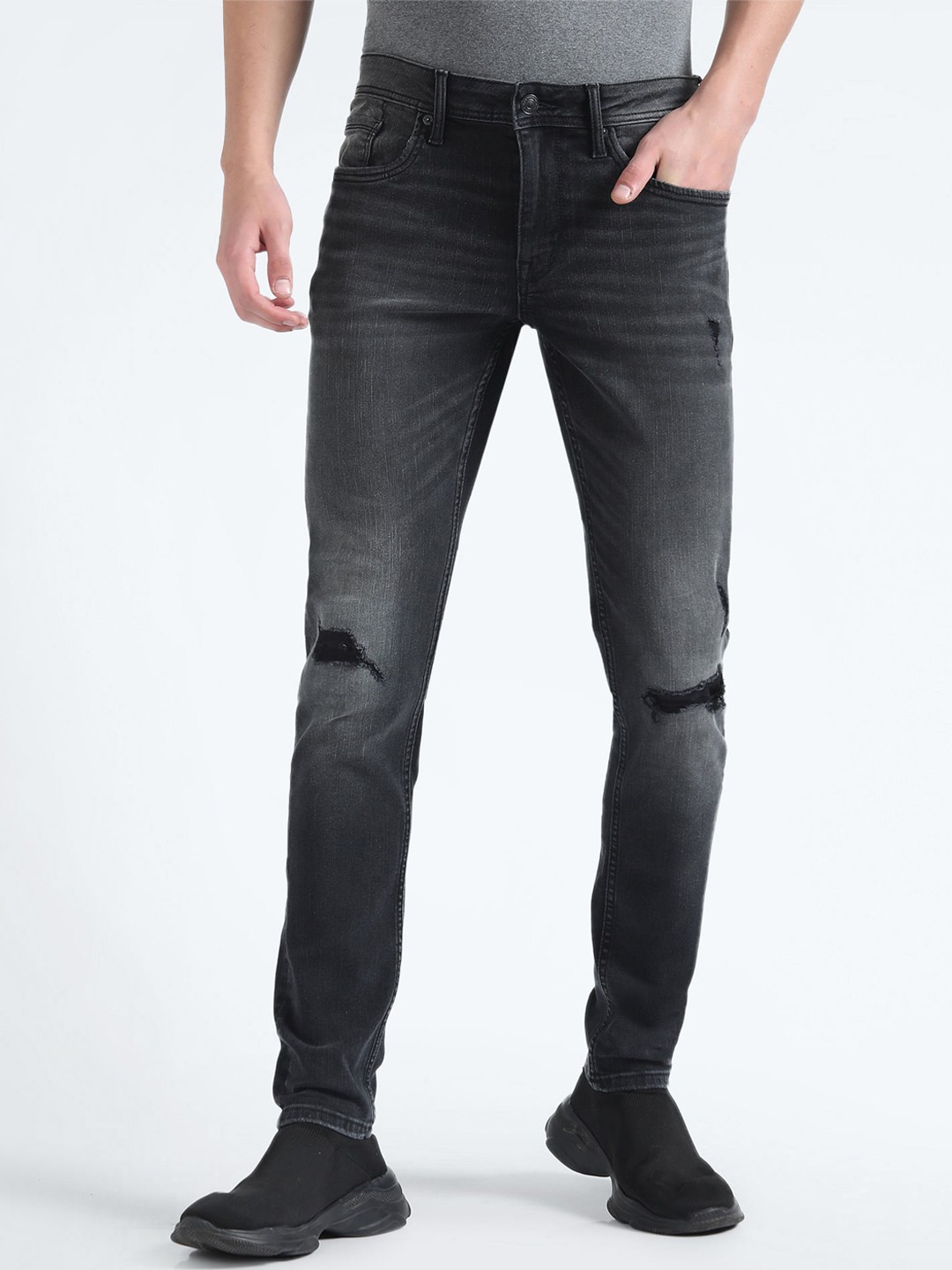 

Flying Machine Men Skinny Fit Low-Rise Mildly Distressed Heavy Fade Stretchable Jeans, Black