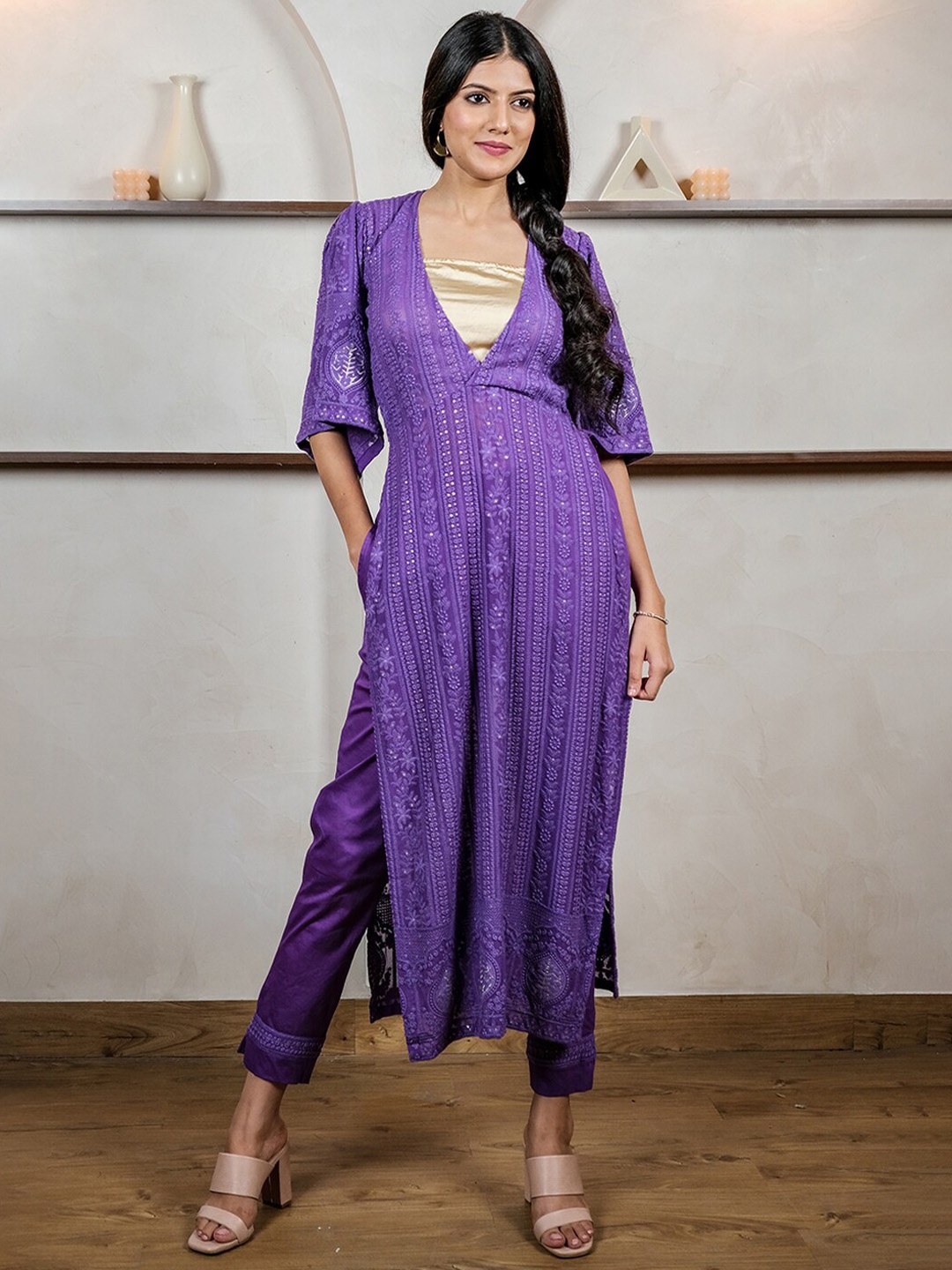 

HANDME Ethnic Motifs Embroidered Chikankari Regular Kurta with Trousers, Purple