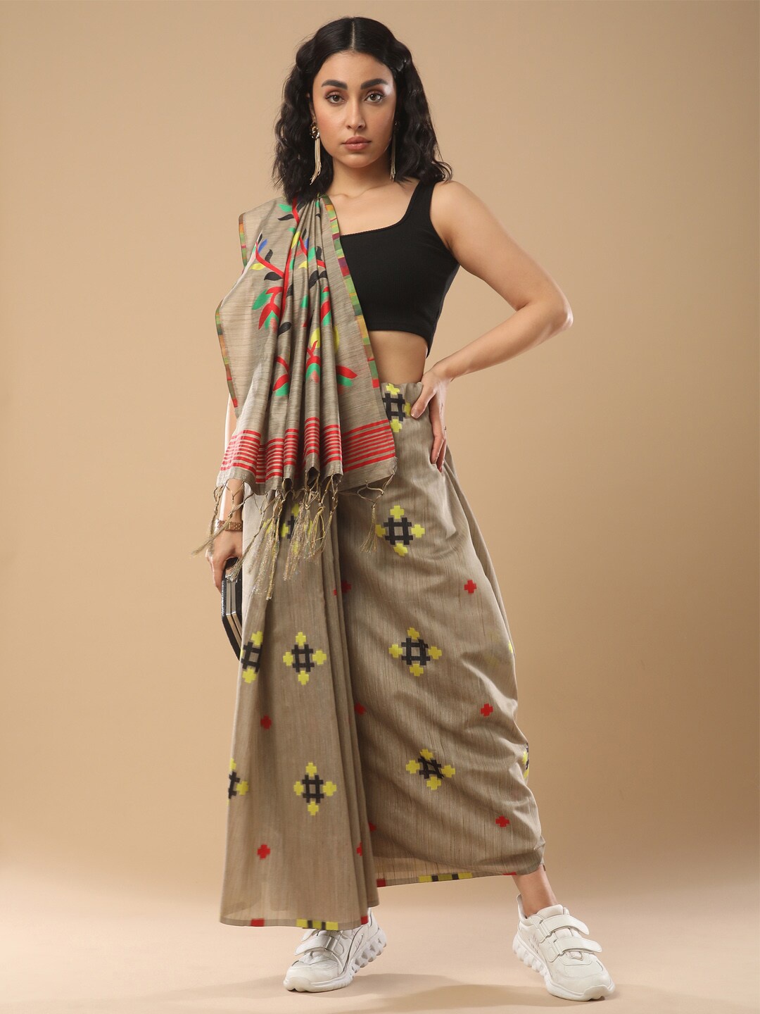 

Mitera Brown & Red Geometric Printed Silk Cotton Banarasi Saree